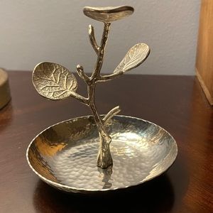 Michael Aram botanical leaf ring catch